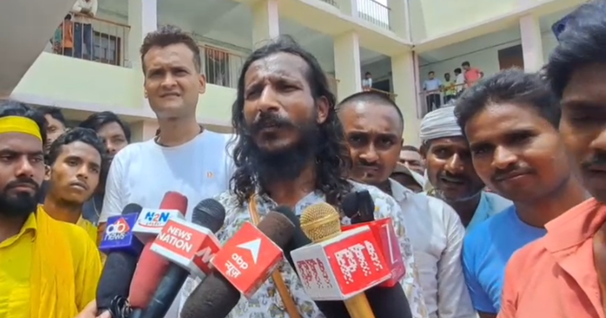 Nirmali Anumandal Karyalay ke samne Mithila Student Union ka