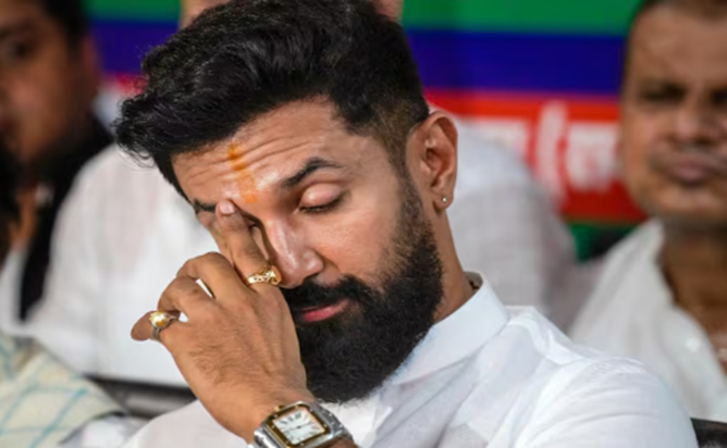 Khagaria ke baad Chapra mein 128 netaon ne Chirag Paswan ko 