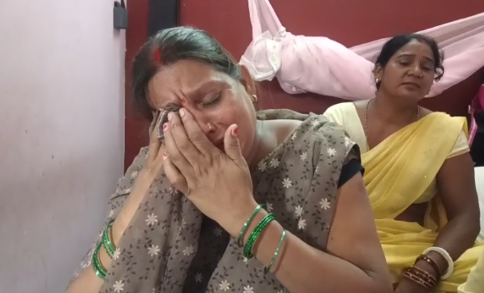 Dabangon ka khauf: Ek mahine se ghar se nahi nikla poora par