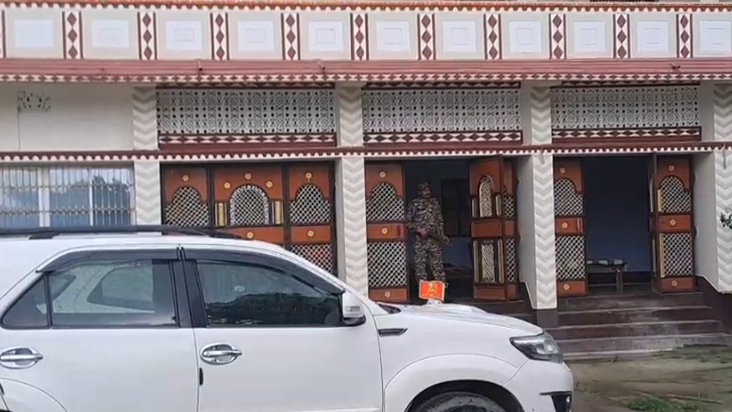Subah-subah Mujaffarpur mein Mukhiya ke ghar par ED ki raid.