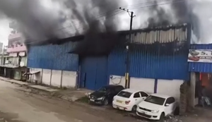 Patna News : Veyarhaus mein lagi bheeshan aag, godaam jal kar raakh...