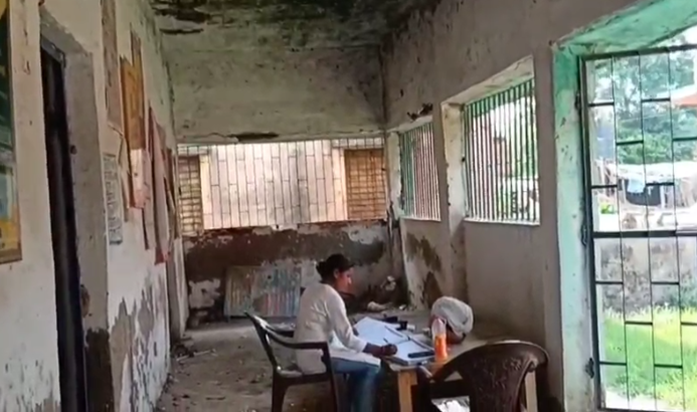 Ventilator par chal raha Bihar sarkar ki sarkari aspatal, va Ventilator par chal raha Bihar sarkar ki sarkari aspatal, va