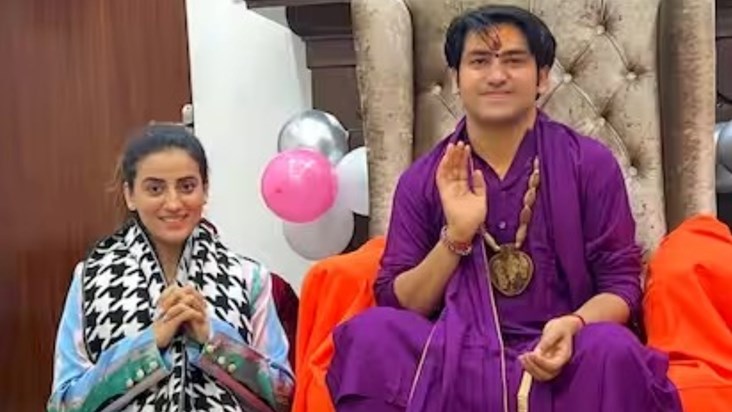 Akshara Singh met Bageshwar Baba, lots of comments coming on