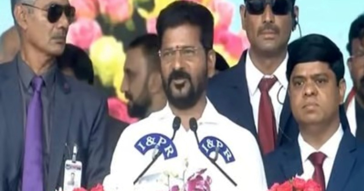 Revanth Reddy becomes the new CM of Telangana, took oath in 