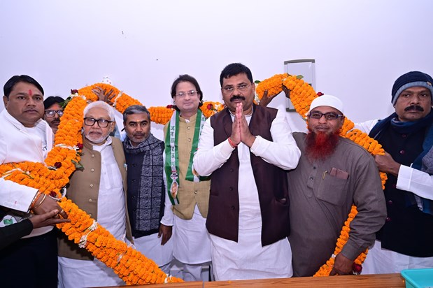 Dr manish on nitish kumar