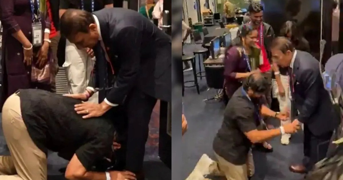 Nitish's father, mother and sister were seen at the feet of 