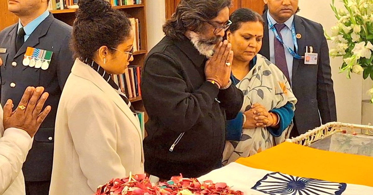 Hemant Soren paid tribute to Manmohan Singh