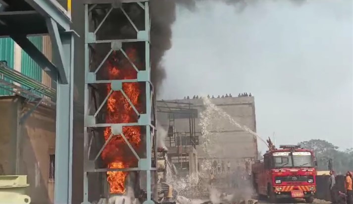 A huge fire broke out in a battery factory in the industrial
