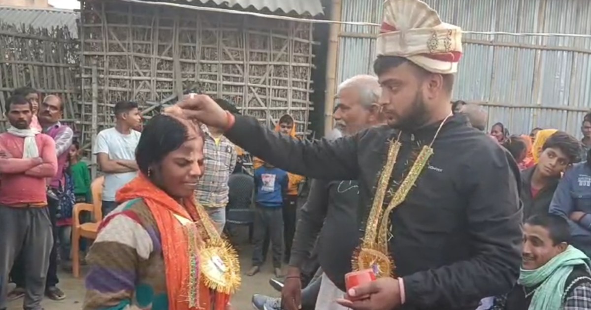 In Katihar, villagers caught the lovers and got them married