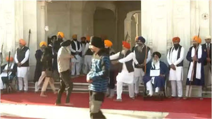 Firing on former Punjab Deputy CM Sukhbir Singh Badal in Gol