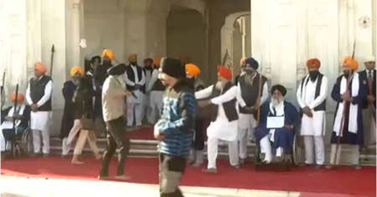 Firing on former Punjab Deputy CM Sukhbir Singh Badal in Gol