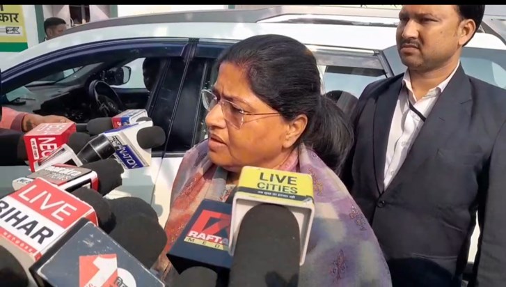 Lalu's statement on CM Nitish's visit opposed from all sides Lalu's statement on CM Nitish's visit opposed from all sides