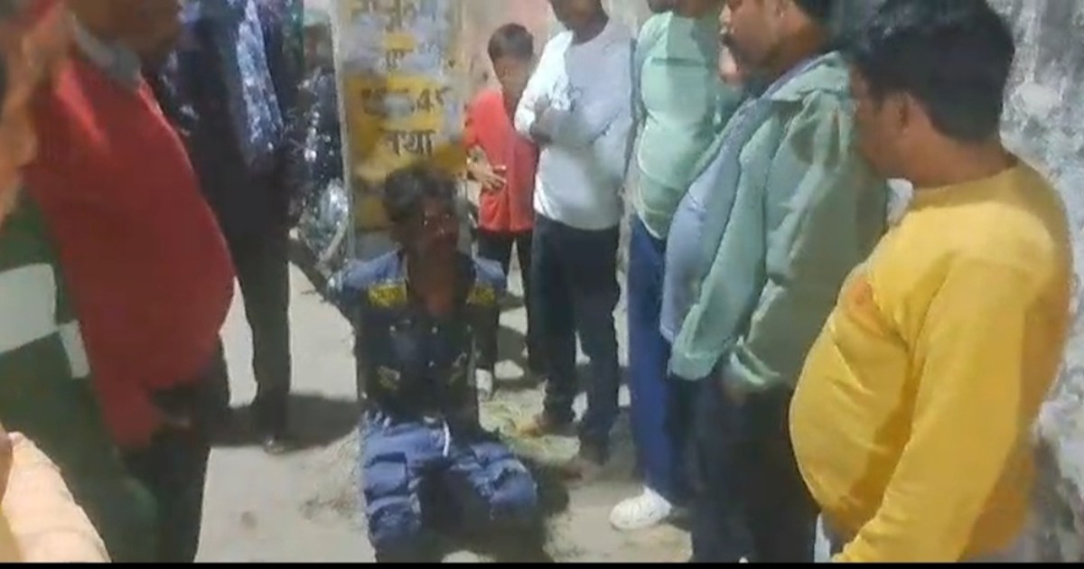 A youth was caught red handed stealing a mobile phone at a w