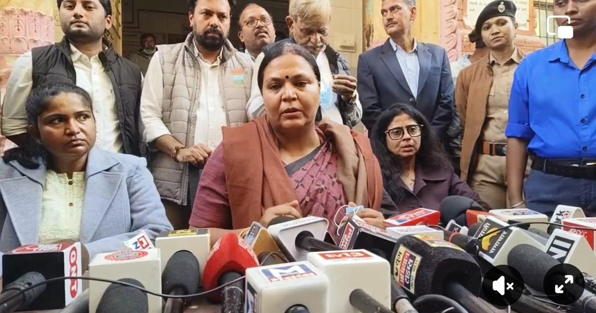 Deepika Meet Victim Giirl 