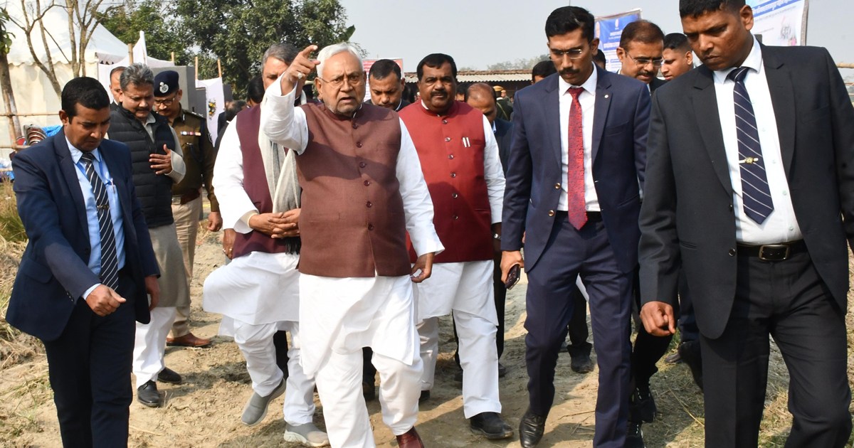 CM Nitish visited East Champaran district on the second day 
