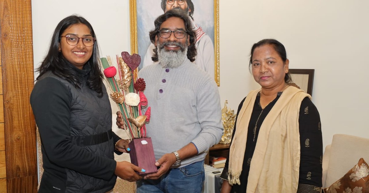 Archer Deepika Meet Hemant Soren 