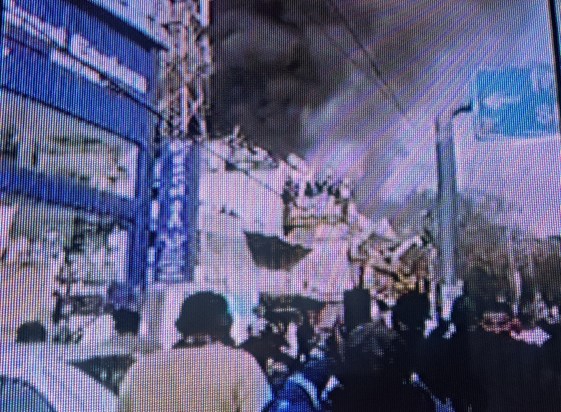 Breaking A huge fire broke out in the restaurant, students w