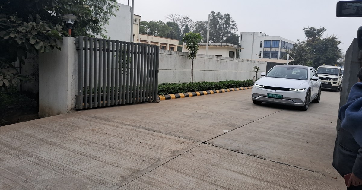 Cm nitish kumar rajypal ki vidai me phuche hvaiadda 