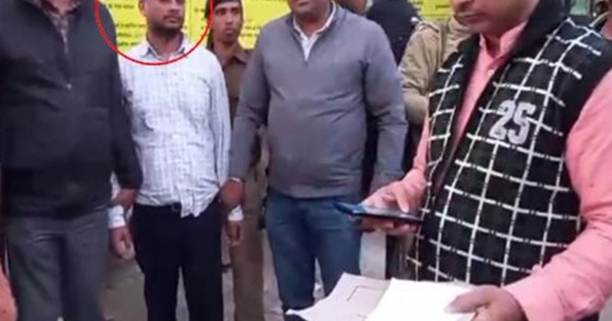 The vigilance department caught the BDO red handed taking br