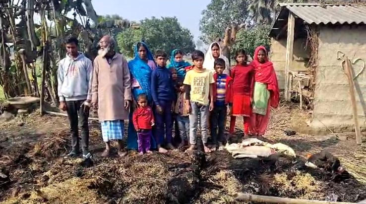 Many houses burnt in fire in West Champaran, loss of lakhs Many houses burnt in fire in West Champaran, loss of lakhs
