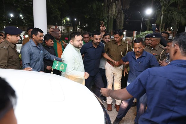 Leader of Opposition Tejashwi Yadav's worker darshan cum dia Leader of Opposition Tejashwi Yadav's worker darshan cum dia