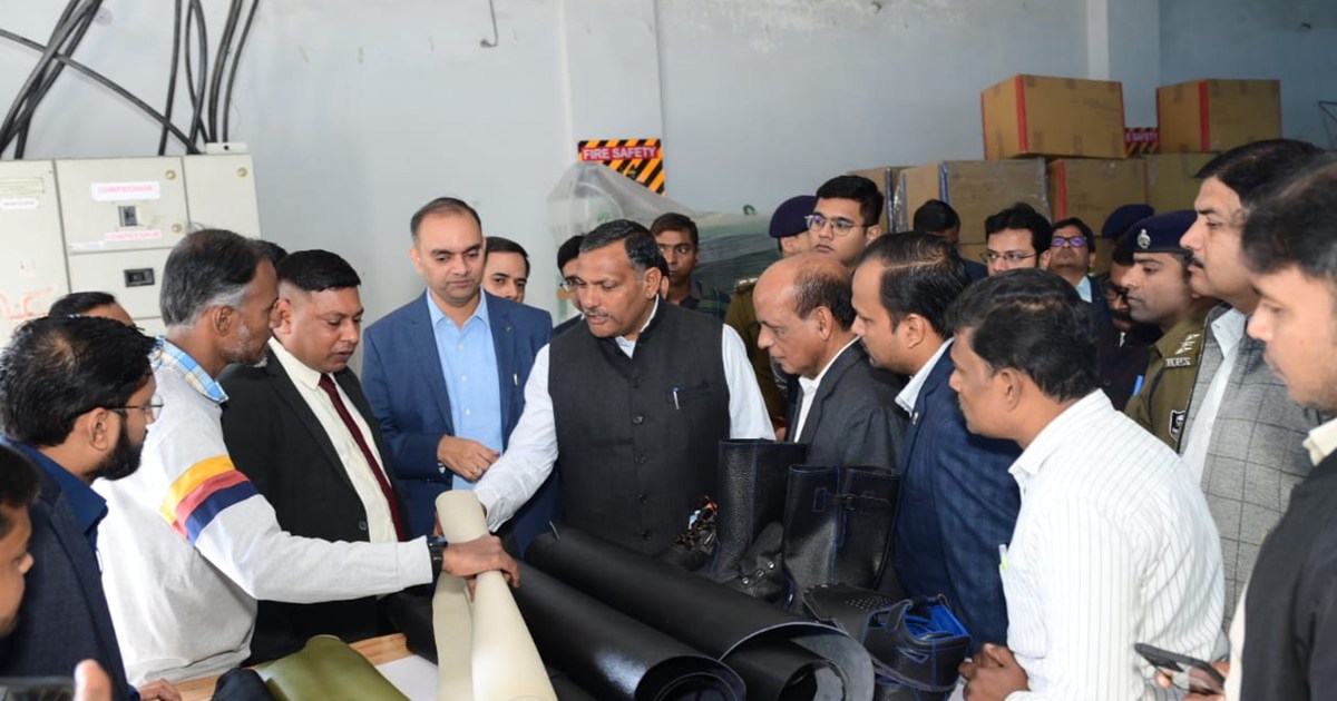 Safety shoes are supplied to Russia and European Union from 