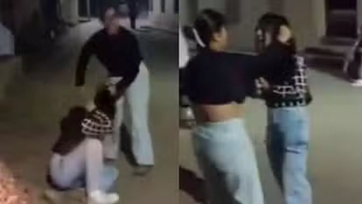 Two girls fought over their boyfriend! Let's kick, punch and Two girls fought over their boyfriend! Let's kick, punch and