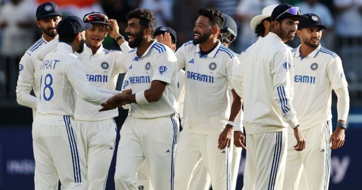 Who has batted better in Melbourne, who scored the most test