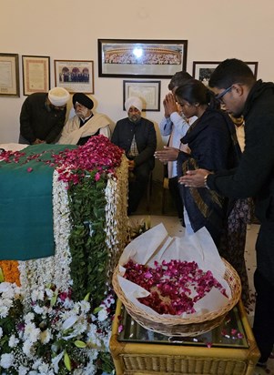 Amba Prasad paid tribute to Manmohan Singh Amba Prasad paid tribute to Manmohan Singh