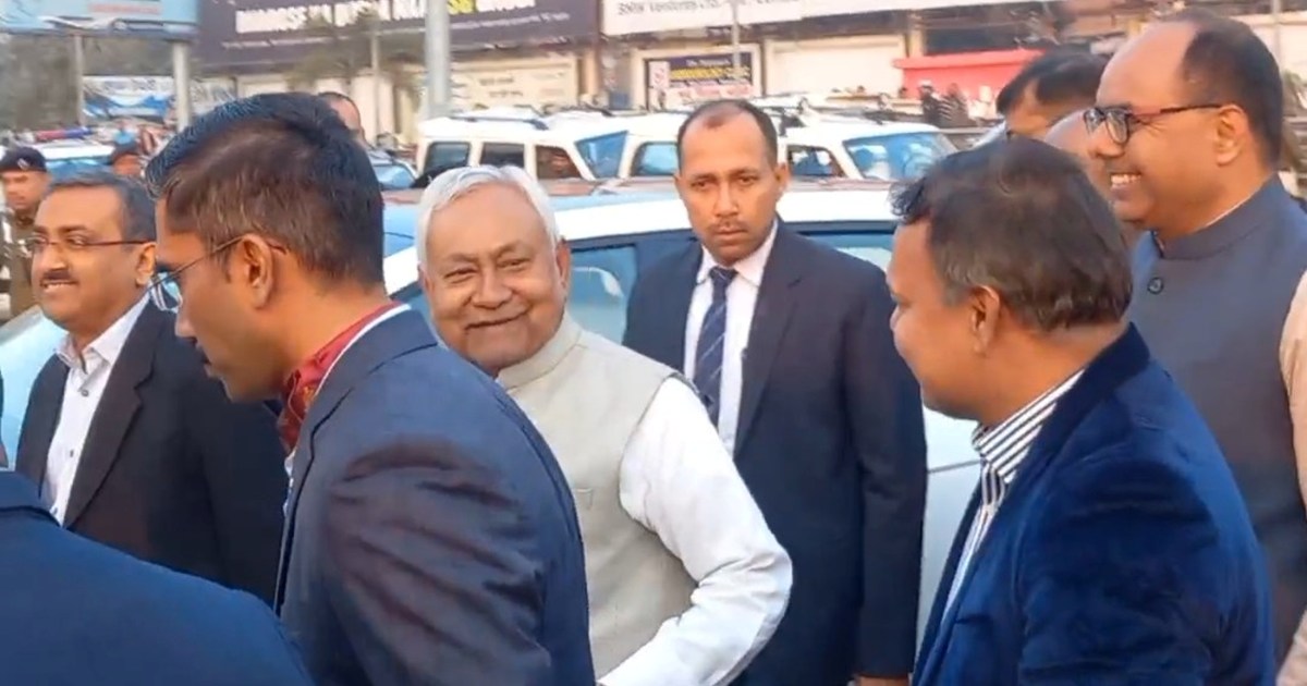 Cm nitish kumar ne metro ka kiya nirikshn