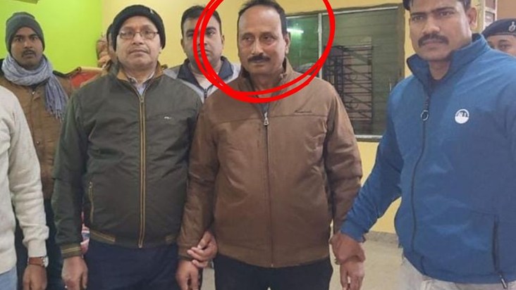 In Siwan, a sub-inspector was arrested in his own police sta