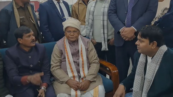 Manjhi came to Nitish's defense on the hijab issue, saying t