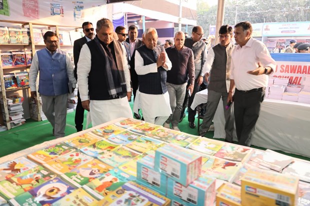 CM Nitish inaugurated the book fair at Gandhi Maidan.