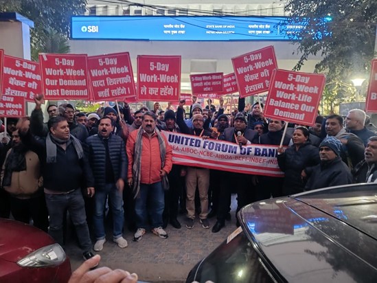 Hundreds of bank employees took to the streets in the capita