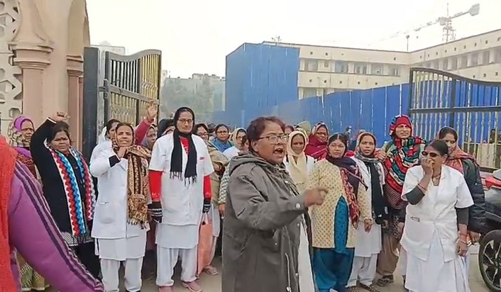 Nurses protest at Patna Medical College, threaten strike ove