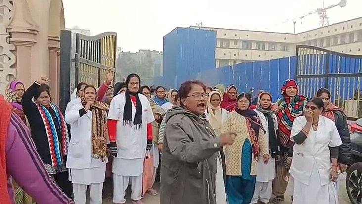 Nurses protest at Patna Medical College, threaten strike ove