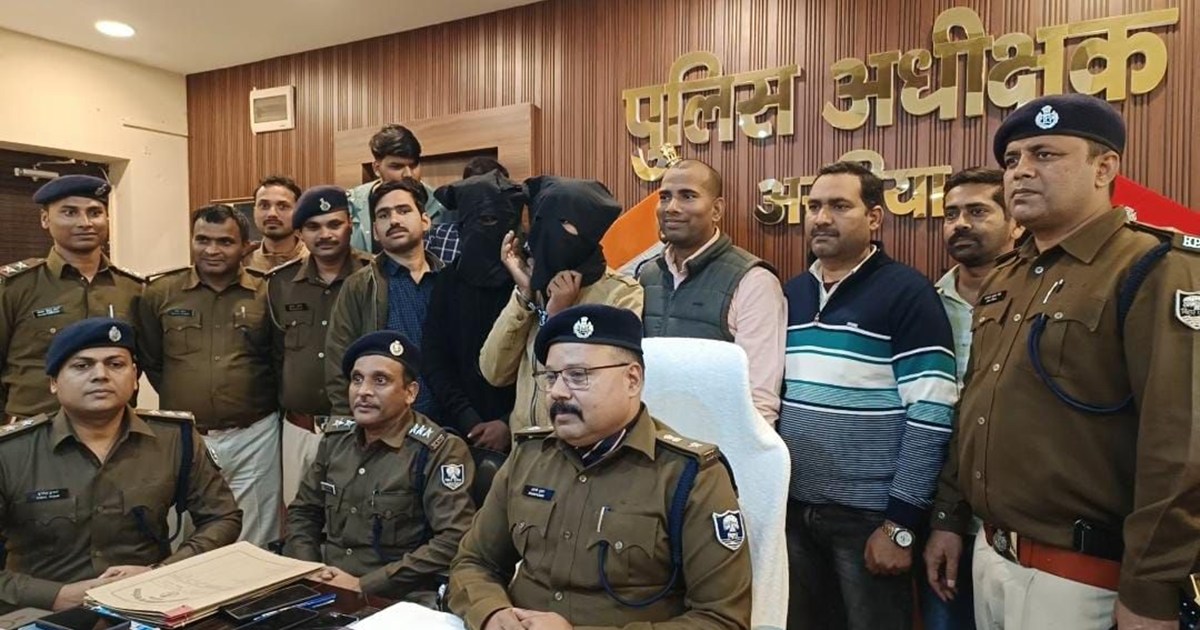 Teacher Shivani was killed by criminals by mistake.