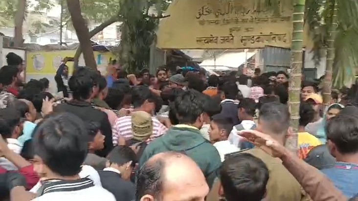 The headmaster, who had been honored on Teacher's Day, is no