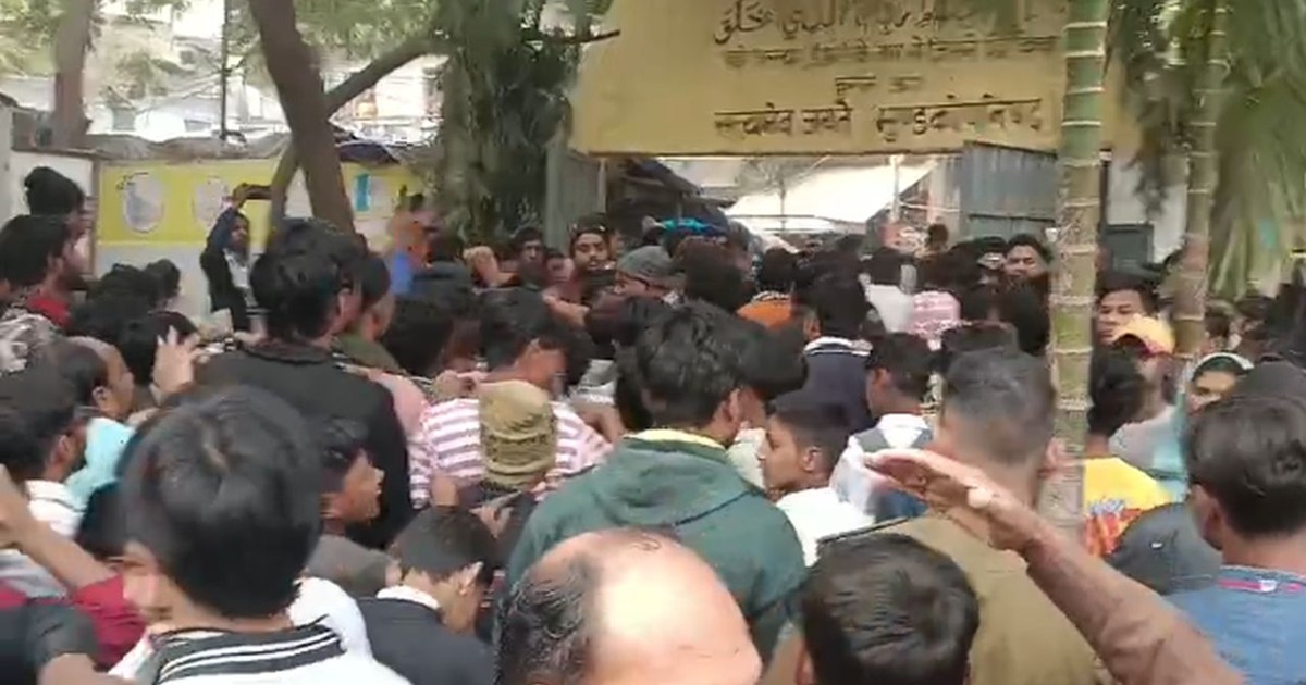 The headmaster, who had been honored on Teacher's Day, is no