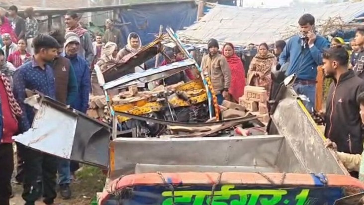 Three killed, eight injured in a horrific road accident in V