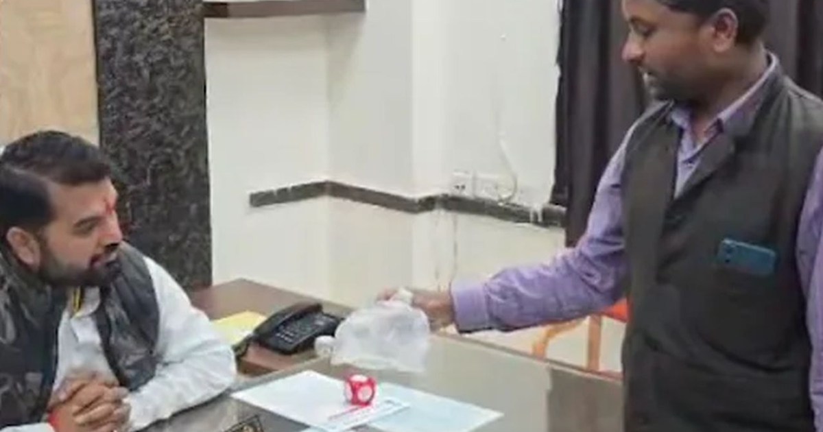 When the officials weren't listening to his complaint, a man