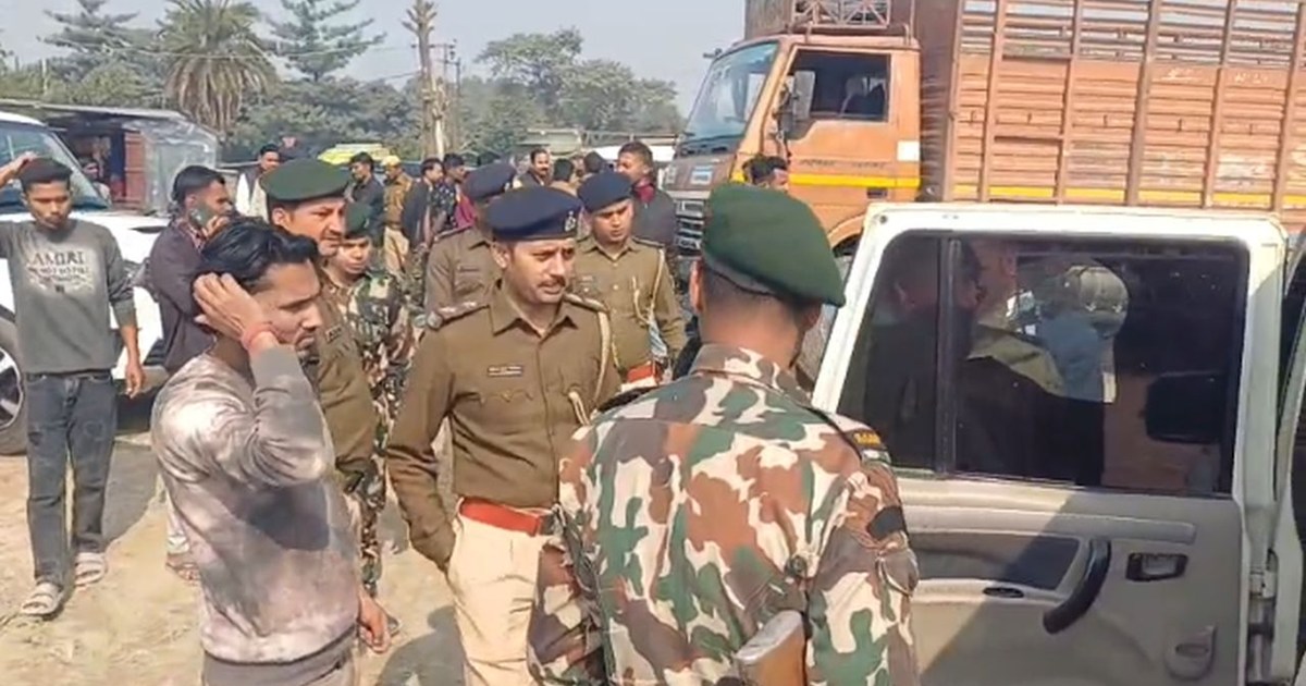 A robbery of 17 lakh rupees was committed at gunpoint in bro