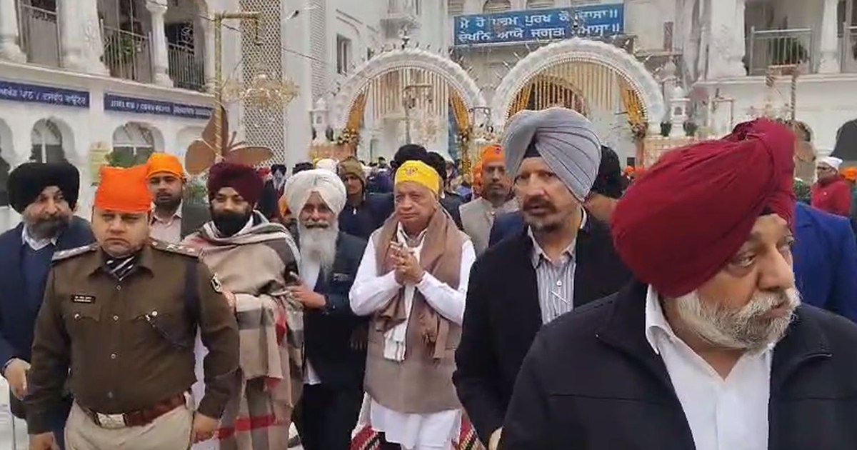 The Governor took blessings of Guru Gobind Singh Ji at Patna