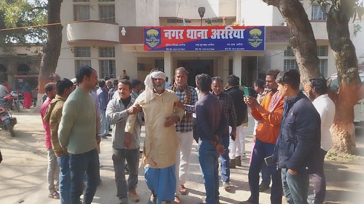 Two people were injured in a stabbing incident in the court 