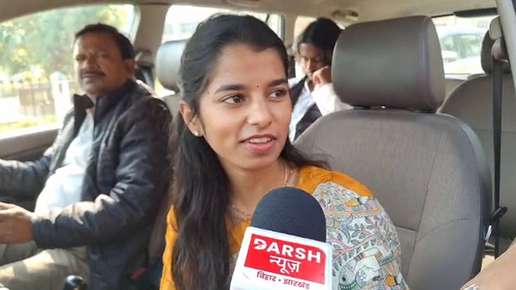 Maithili was listening to the opposition's words very carefu