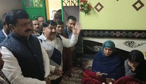 The Minority Welfare Minister met with the accused in the case of Athar