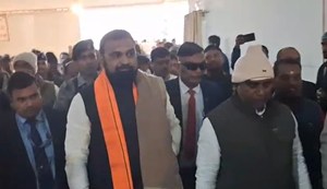 Hemant Soren and Samrat Chaudhary expressed condolences to the family of Minister Sanjay Yadav in Bari Dhaka.