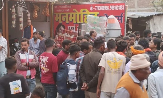 For the second time in six days, criminals looted a jeweller