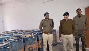 Stolen oil, chemical rackets, and counterfeit fuel! Police raid a major syndicate in Motihari.