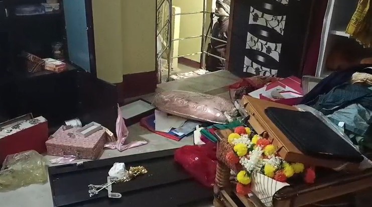 Taking advantage of the fog in Jehanabad, thieves committed 